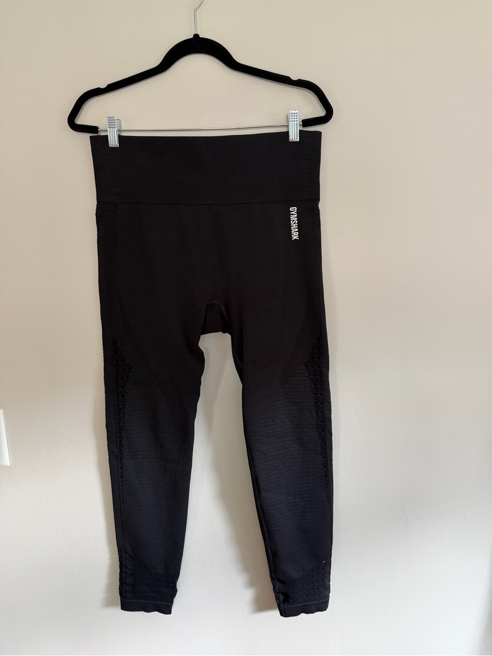 Gymshark Black High-Waist Seamless Leggings with Subtle Logo